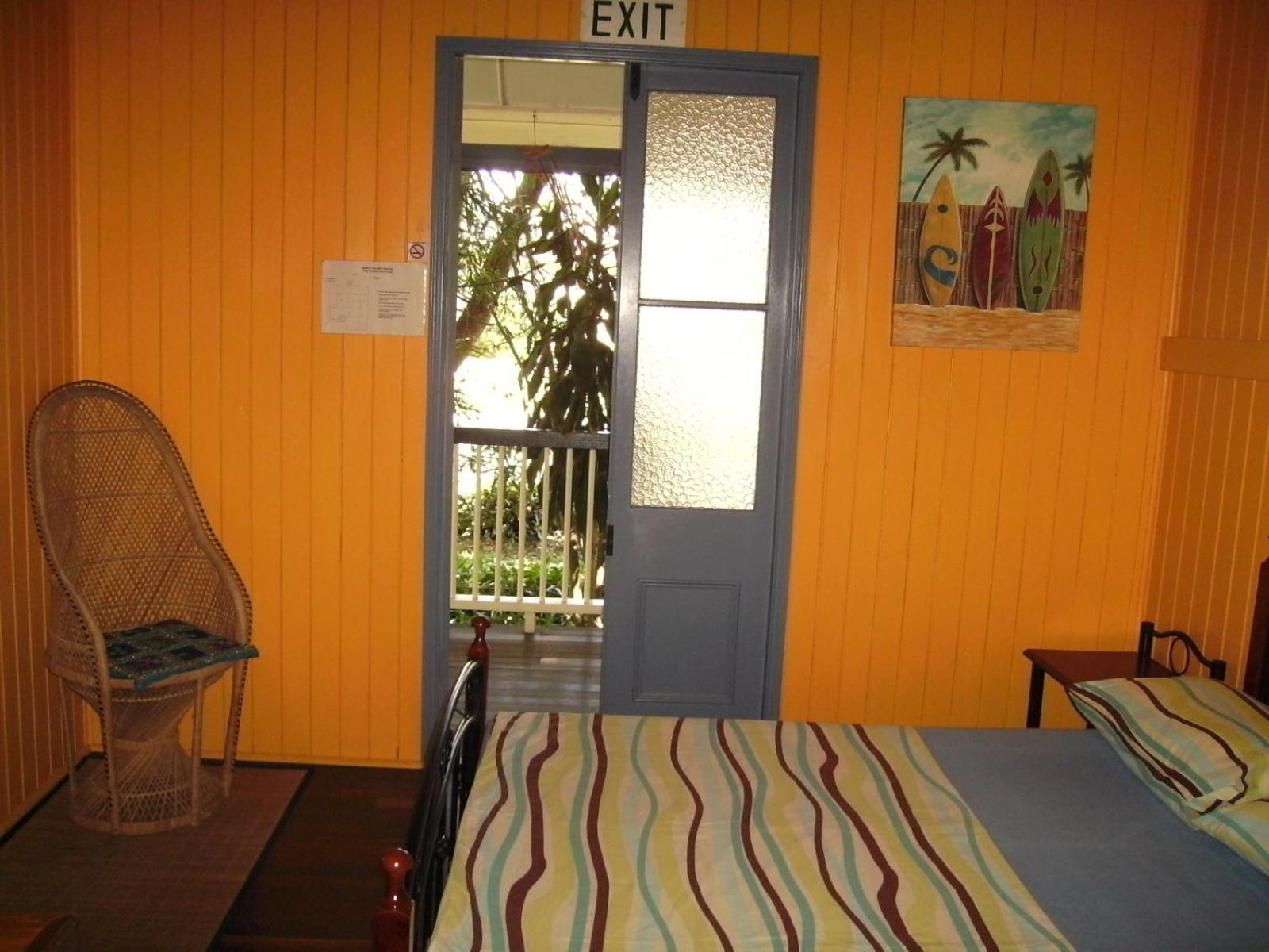 Mango Tourist Hostel เฮอร์วีย์เบย์ ห้อง รูปภาพ